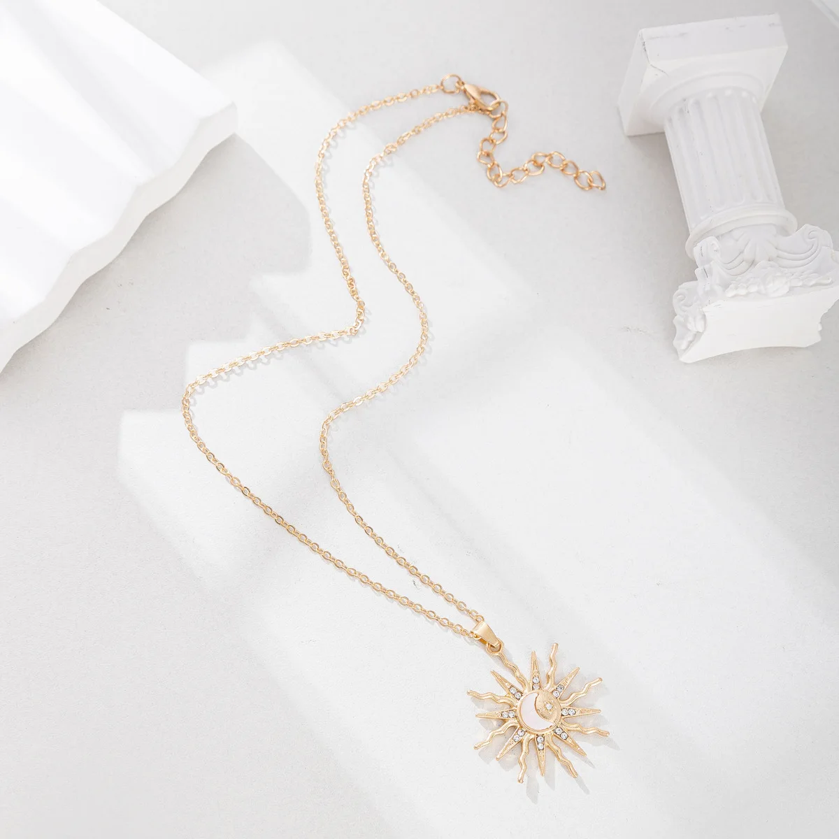 Alloy Sun Necklace, European and American Accessories, Fashionable Stars, Moon Pendant, Versatile Diamond Inlaid Necklace