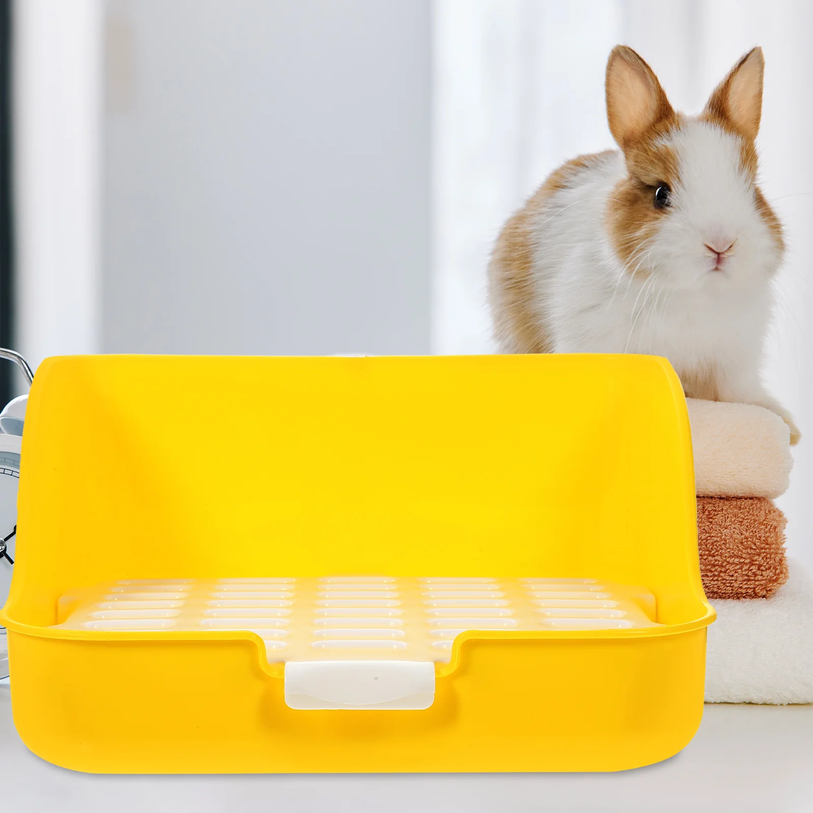 

Small Pet Toilet Rabbit Litter Box Compact Lightweight Potty Trainer for Bunny Rat Chinchilla Indoor Outdoor Potty Training