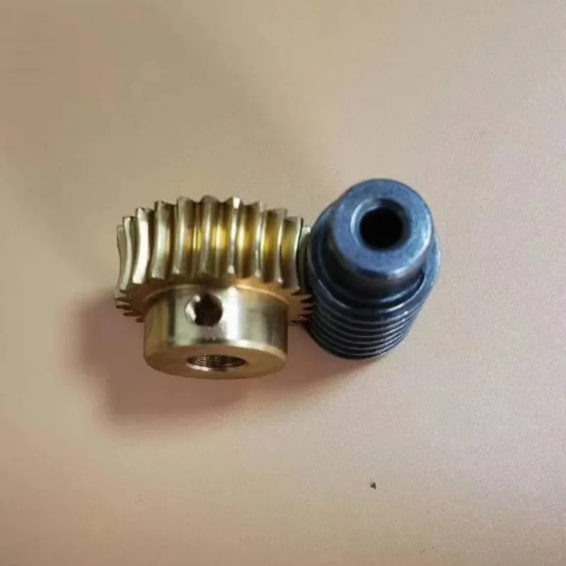 1set 1M brass Worm Gear with rod  drive 1:15 1:20  1:25 1:30 1:40 Speed Ratio 40cr Worm center hole 6/8/10MM