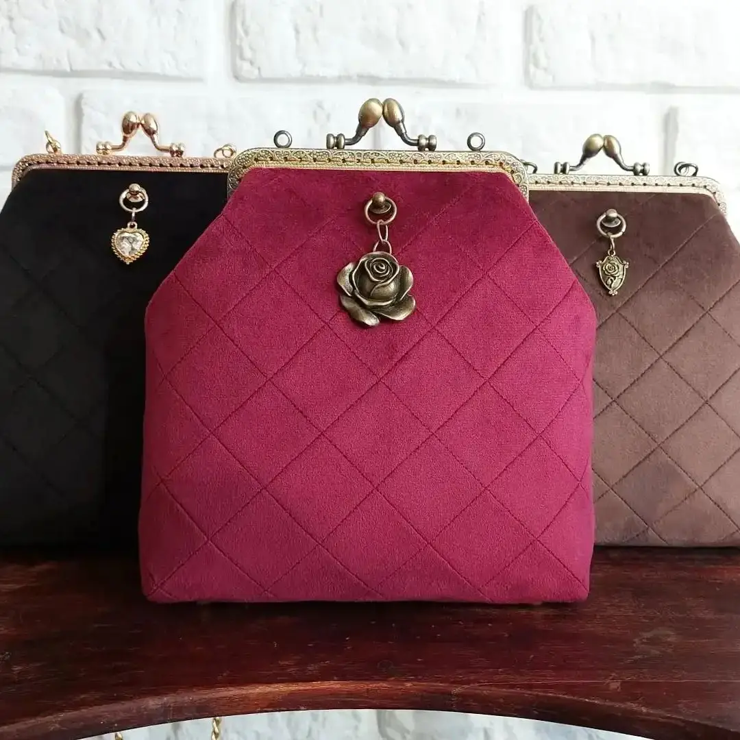 

Lost in Vintage Lilly Green Sage Бархатный кошелек Вечерний клатч Металлический каркас Жемчужный клатч с замком поцелуя Съемная цепочка 120 см 21x19x6 см