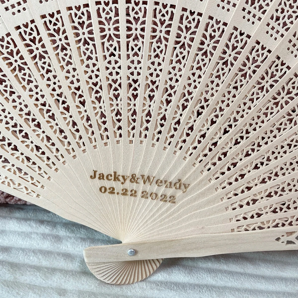 10/20/50/80/100Pcs Personalized Middle Engraved Folding Fans Portable Wedding Supplies Fans Custom Favor Fans Bridesmaid Gifts