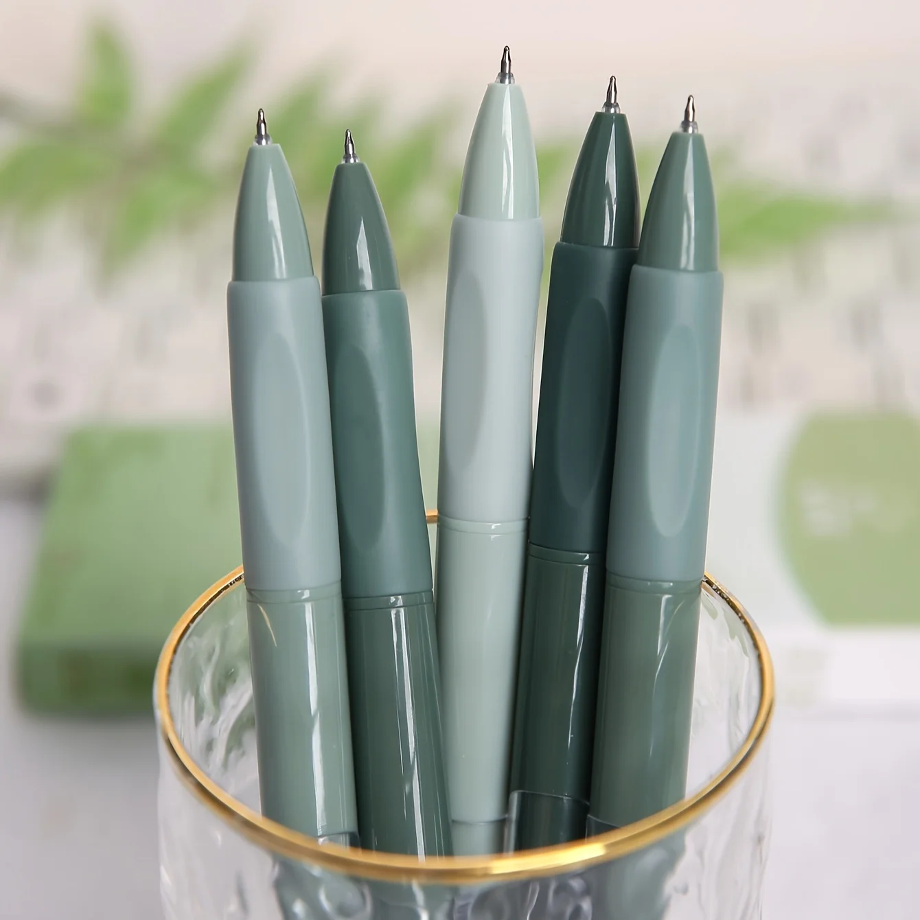 

5шт Голова ST 0. Гелевая ручка градиентного зеленого пресса 5 мм, черные чернила (одинарная коробка из 5 шт.)