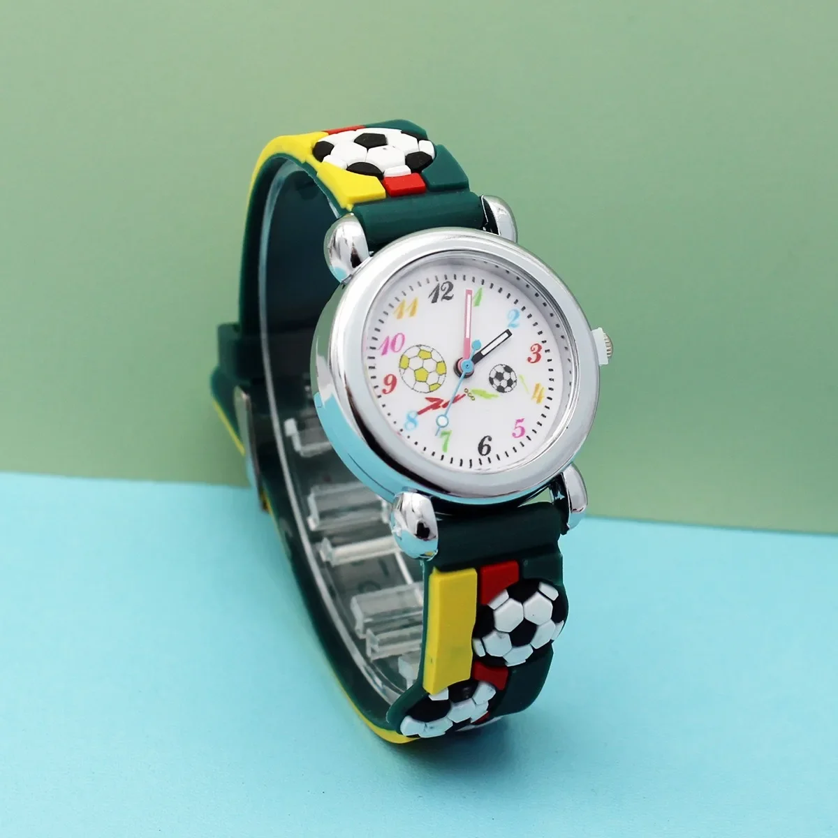 Venta caliente nueva moda Color dibujos animados fútbol estudiantes niños reloj de cuarzo reloj de pulsera deportivo niños reloj de regalo