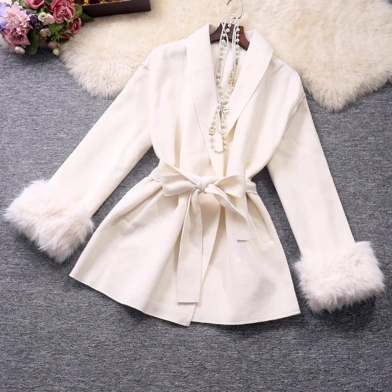 

Autumn Winter Women's Wool Blend Jacket, Detachable Faux Fur Elegant Cuffs, Fashion Outerwear W1385