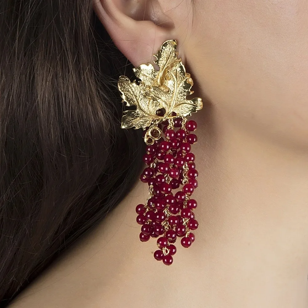 

Garnet Stone Red Beads Tassels Hand-beaded High-end Copper Plated Statement Temperament Light Luxury Grape Earrings for Women