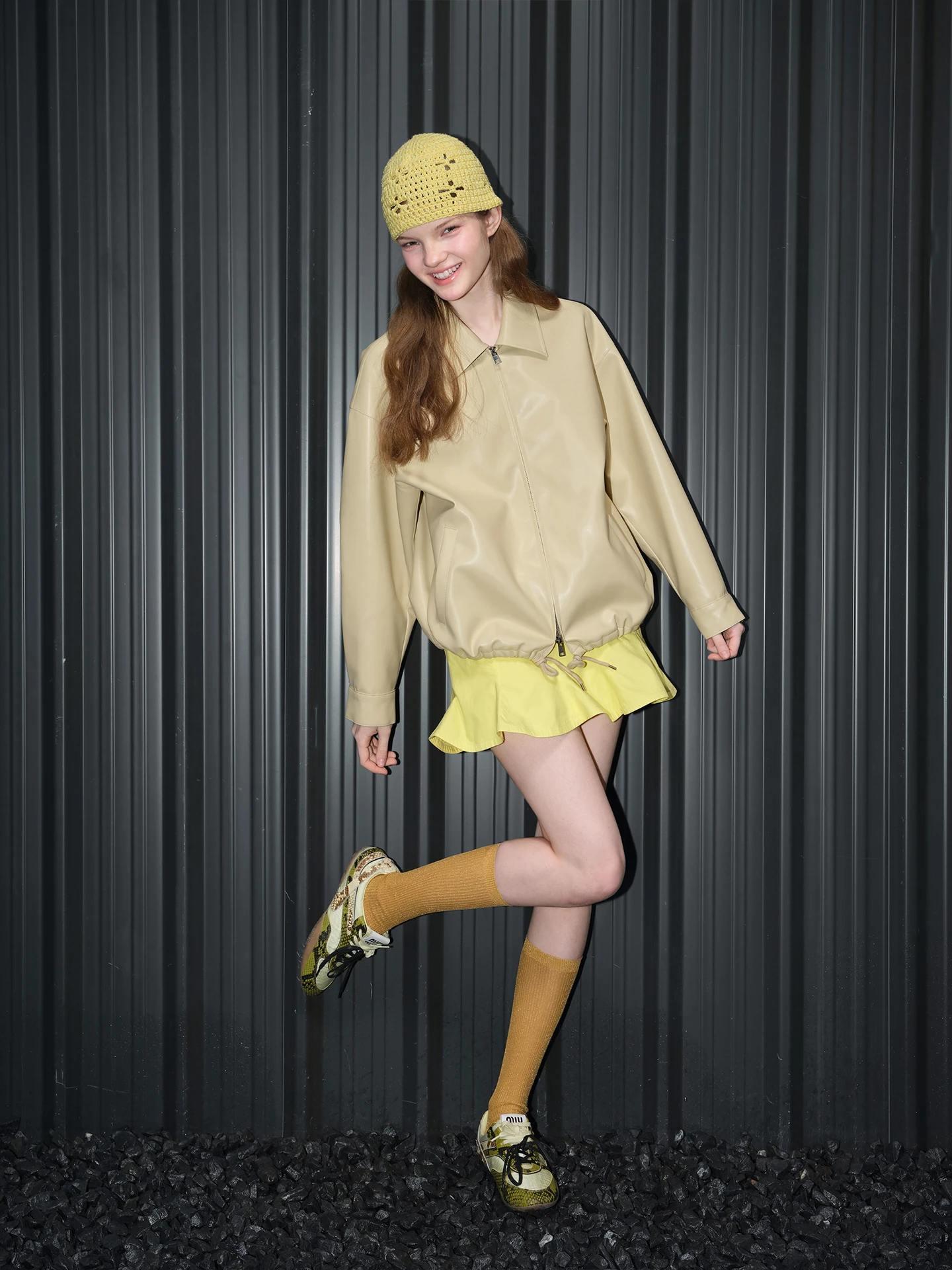 Jaqueta Feminina Oversize de Couro Huiqing, Estilo Simples e Despojado, Nova Coleção Primavera 2026, Casaco Curto Quente de Manga Longa com Zíper