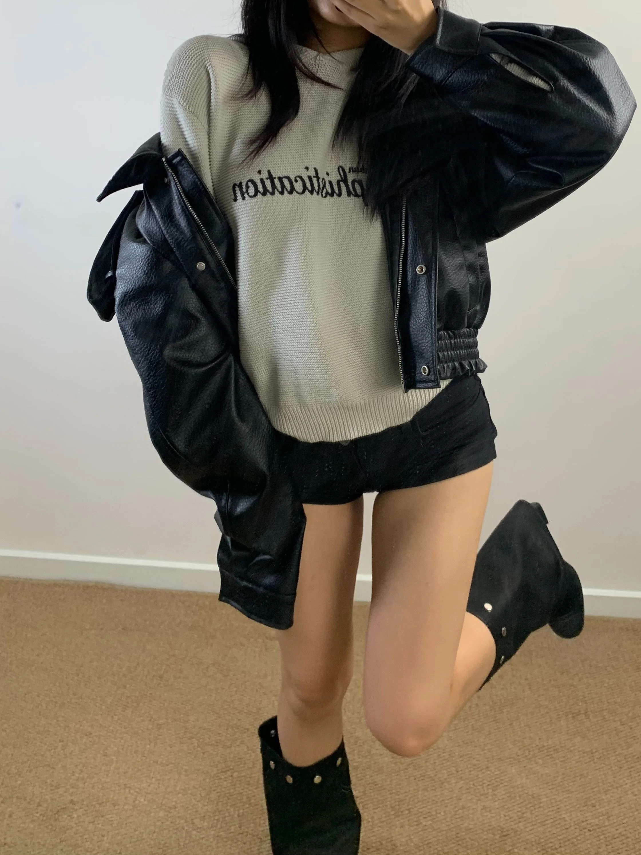 

Women's Metal Buckle Autumn and Winter Leather Jacket, Faux Sheepskin Coat, Slim Fit, Height-Enhancing, Versatile, Windproof Top, Black Loose Leather Jacket, Shoulder Patch British Style Design, Workwear Leather Jacket