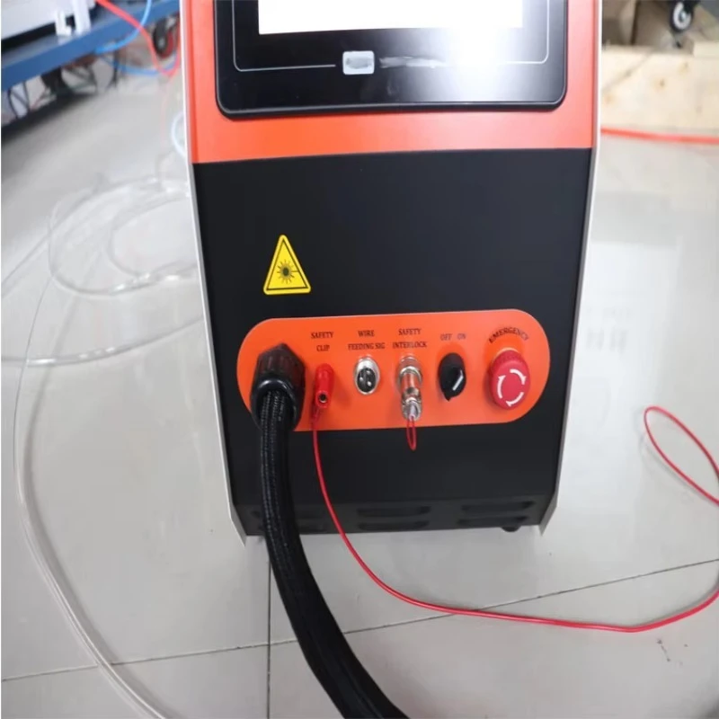 Picture 7: Air Cooling Portable Mini Fiber Welding Machine for Welding Metal Stainless Steel Aluminum