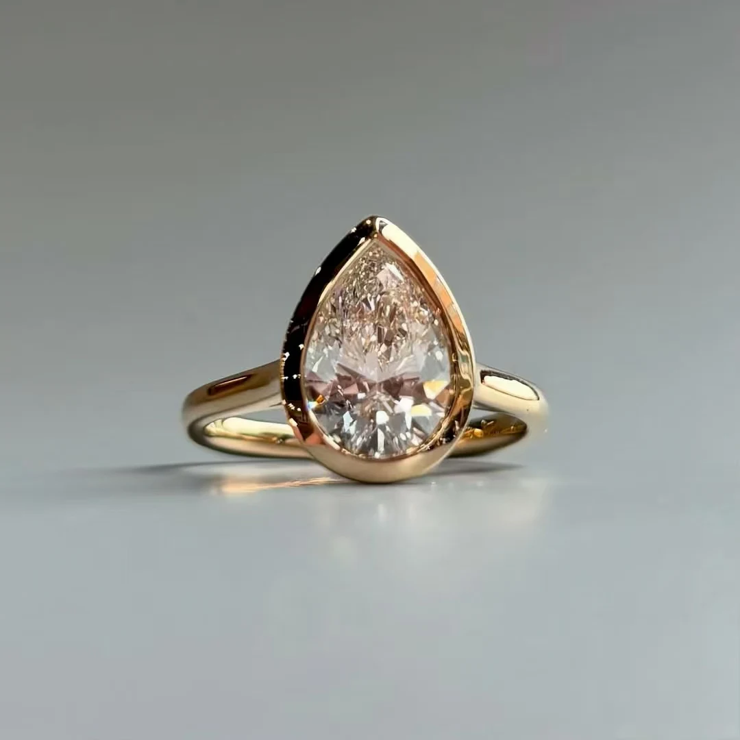 

Teardrop Cut Cubic Zirconia Solitaire Ring in Solid 9K Gold or S925 Silver, Sparkling Engagement Wedding Gift for Women