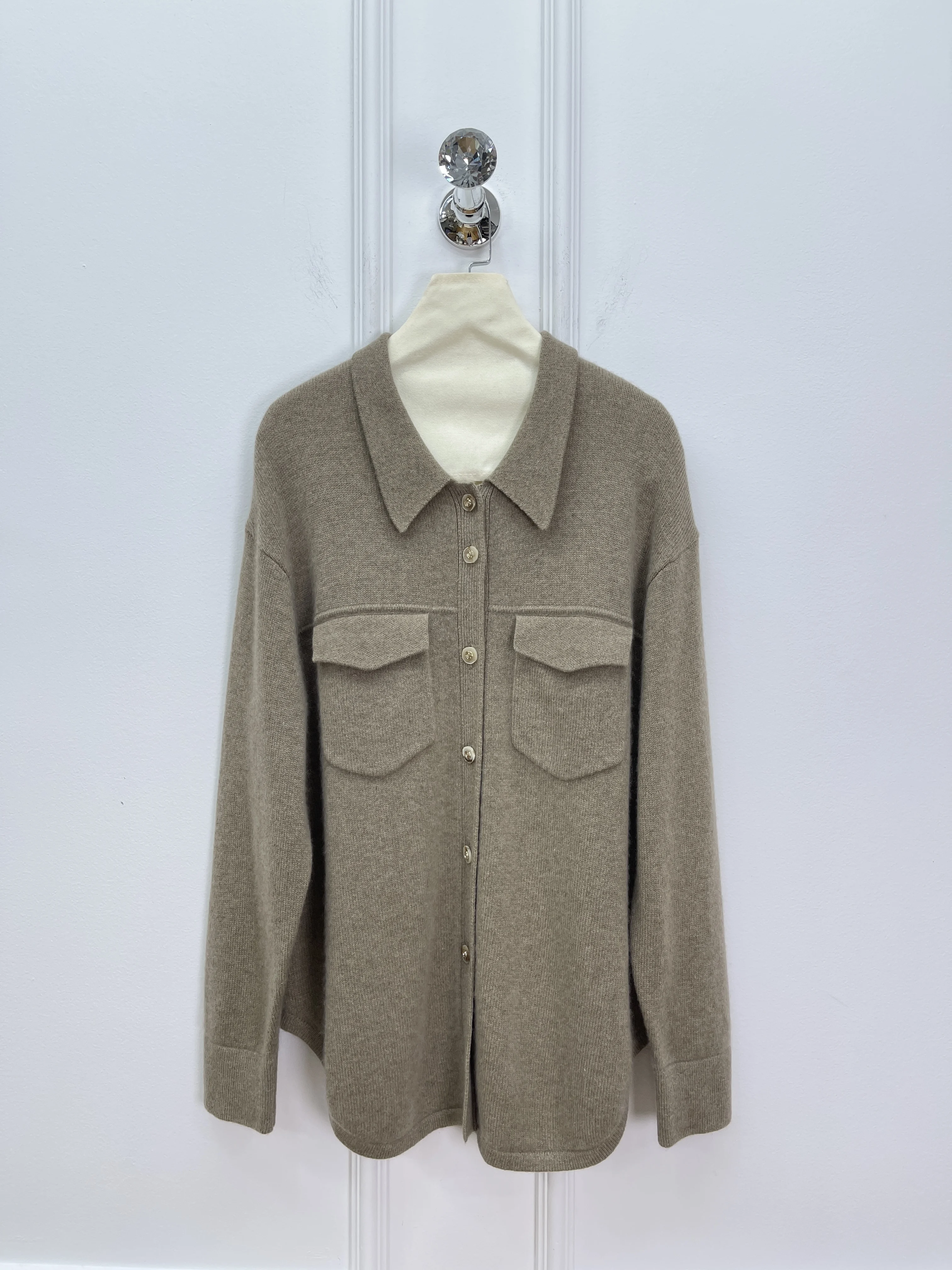 

Осень-зима 2025 г., кашемировый кардиган, женский свитер-поло с лацканами и карманами, свободная шерстяная вязаная куртка