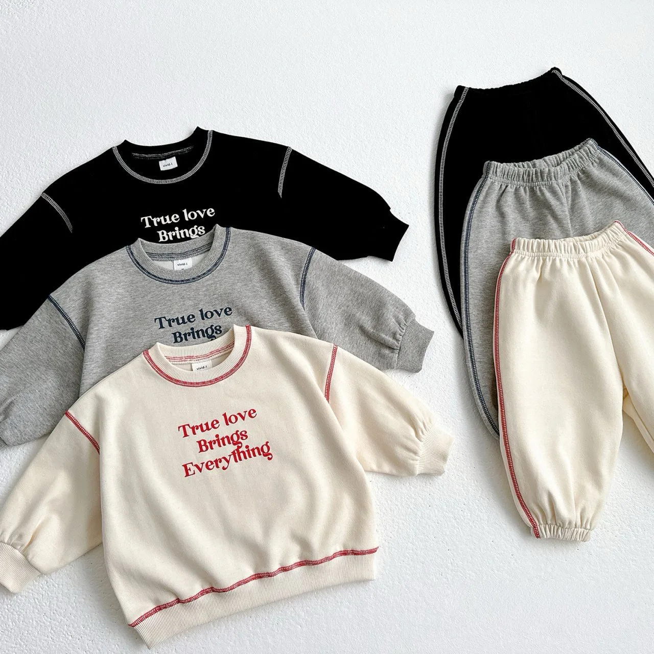 2025 herbst Neue Kinder Langarm Kleidung Set Jungen Mädchen Brief Sweatshirt + Hosen 2 stücke Anzug Kinder Vielseitig Casual outfits