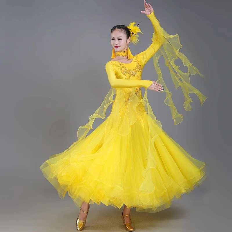 2025 فساتين رقص نسائية أنيقة جديدة فستان رقص الفالس ملابس المنافسة القياسية الراقية الأداء الحديث أزياء النساء