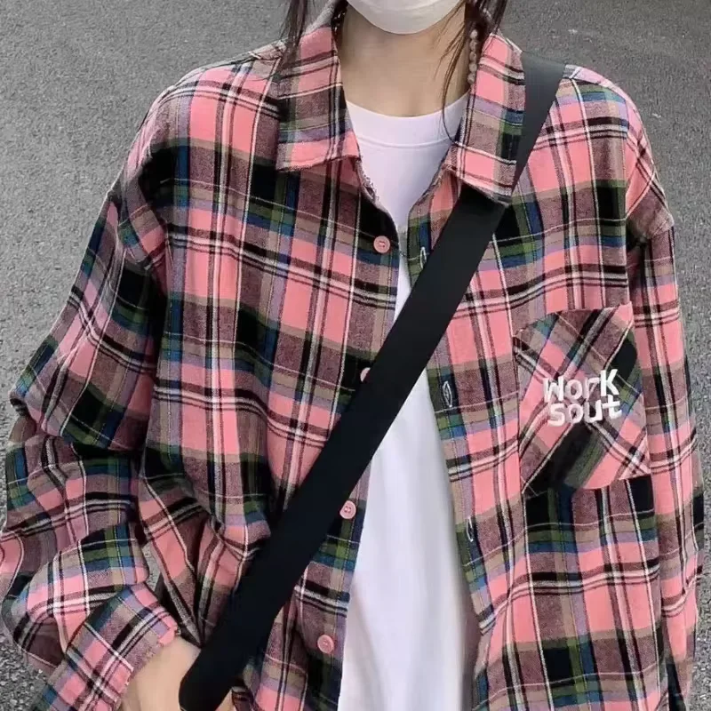 DAYIFUN 여성 핑크 체크 무늬 셔츠 미국 올 시즌 레터 포켓 긴 소매 의류 옷깃 칼라 캐주얼 다목적 탑