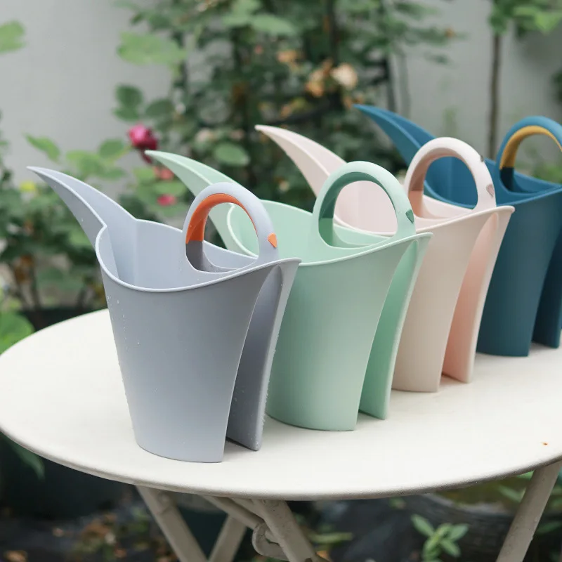 Horticultural Watering Kettle Long Spout Watering Pot Plastic Household Flower Seed Watering Kettle 2L