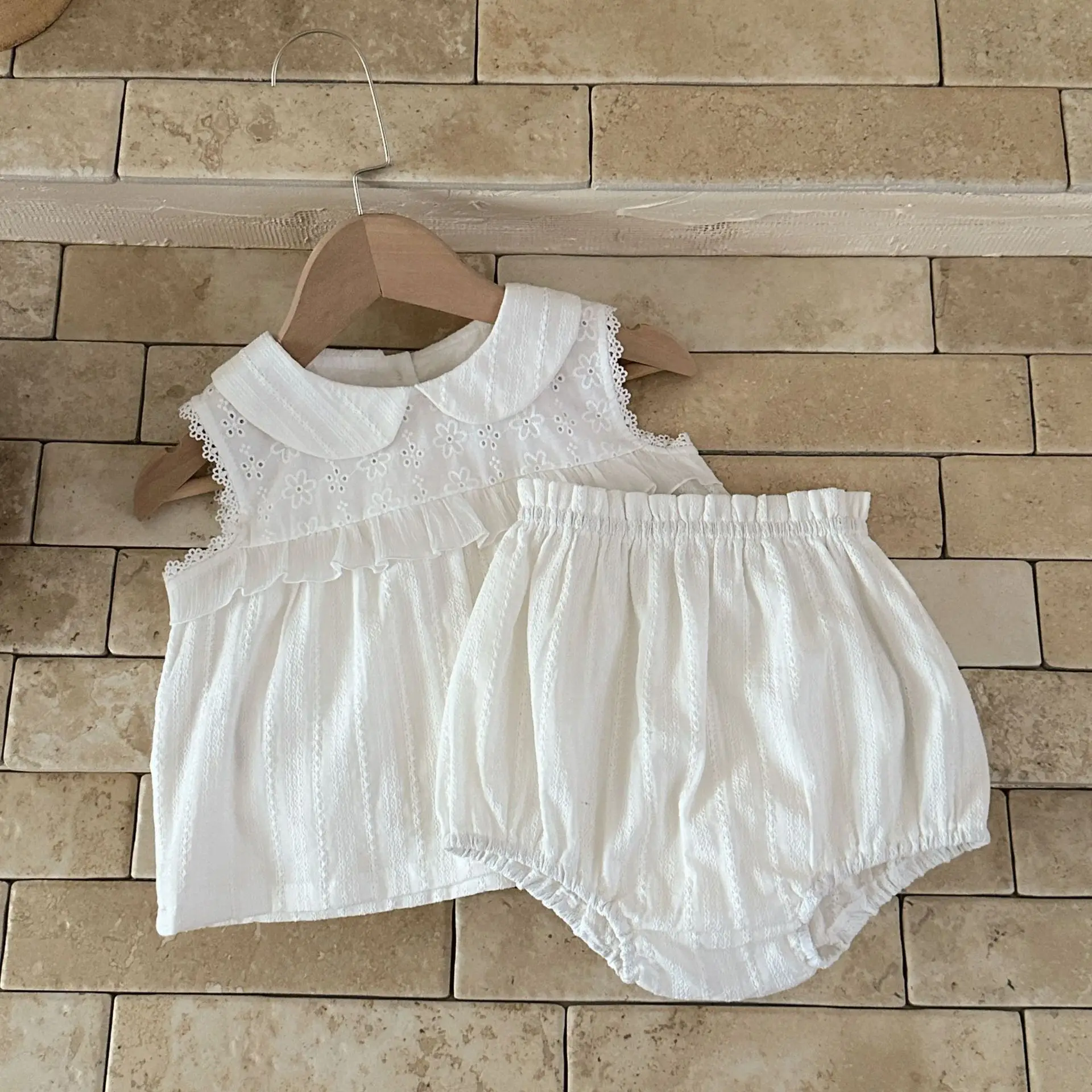 

2026 Summer New Baby Girl Sleeveless Clothes Set Sweet Girls Peter Pan Collar Embroidery Tops + Shorts 2pcs Suit Toddler Outfits