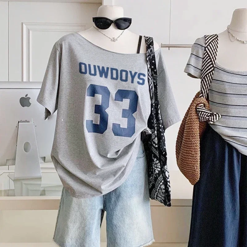 تي شيرت نسائي غير رسمي للاسترخاء حرف 2025 للسيدات ساخن جديد متعدد الاستخدامات نمط جو الشارع قطع علوية عصرية للصيف على شكل فرخ