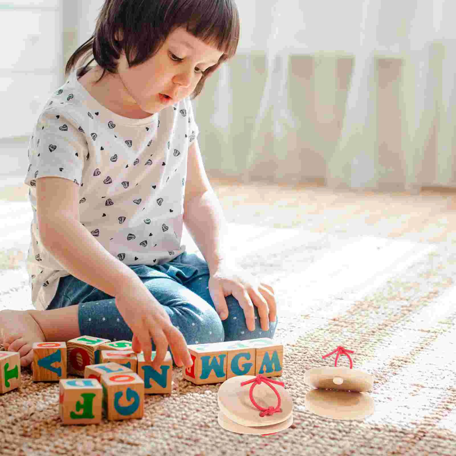 Zdvižený prostředík castanets děti příklepová měřici zařízení dřevěný finger-size kastaněty nemluvně osvěta hračka (wooden color)