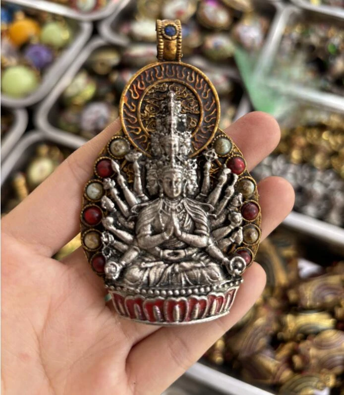 

Chinese Tibet silver Buddha Statue Copper Handwork Thousand-hand Guanyin Bodhisattva Pendant