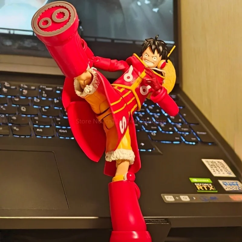 Bandai SHF ONE PIECE Rufy Future Egg Head Island Genuino bambola mobile congiunta Disponibile Collezione di figure Regali Modalità action figure