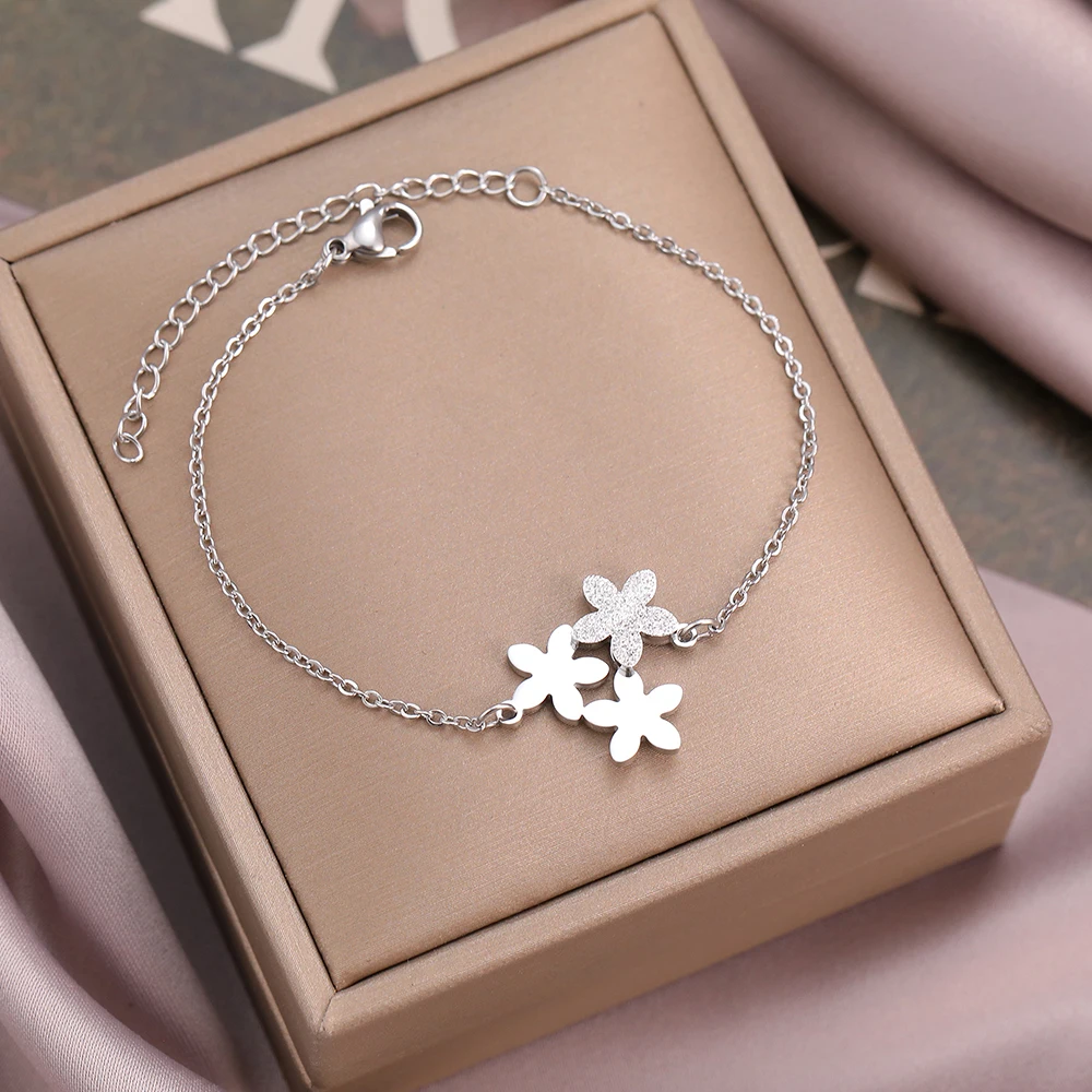 Stainless Steel Bracelets Bohemian Vintage Three Flowers Frosted Design Exquisite Chains Fashion Bracelet For Women Jewelry Gift