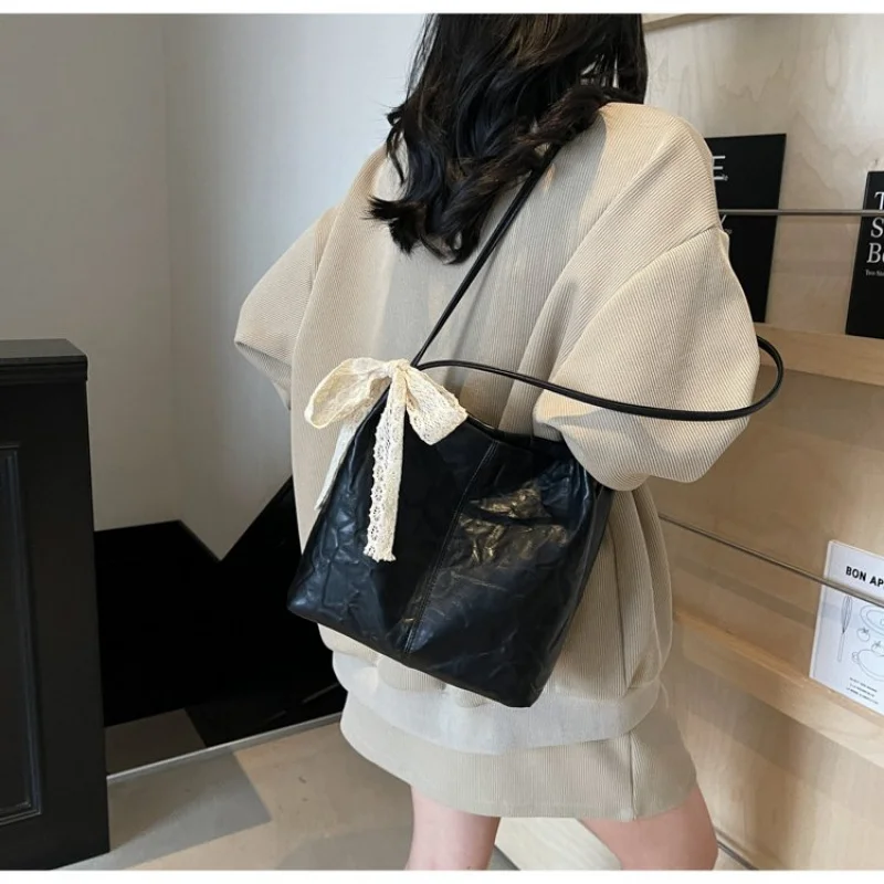 

Sophisticated Women's Handbag Made Of PU Leather Boasting Scotland High-End Durable Lightweight Commuter Design