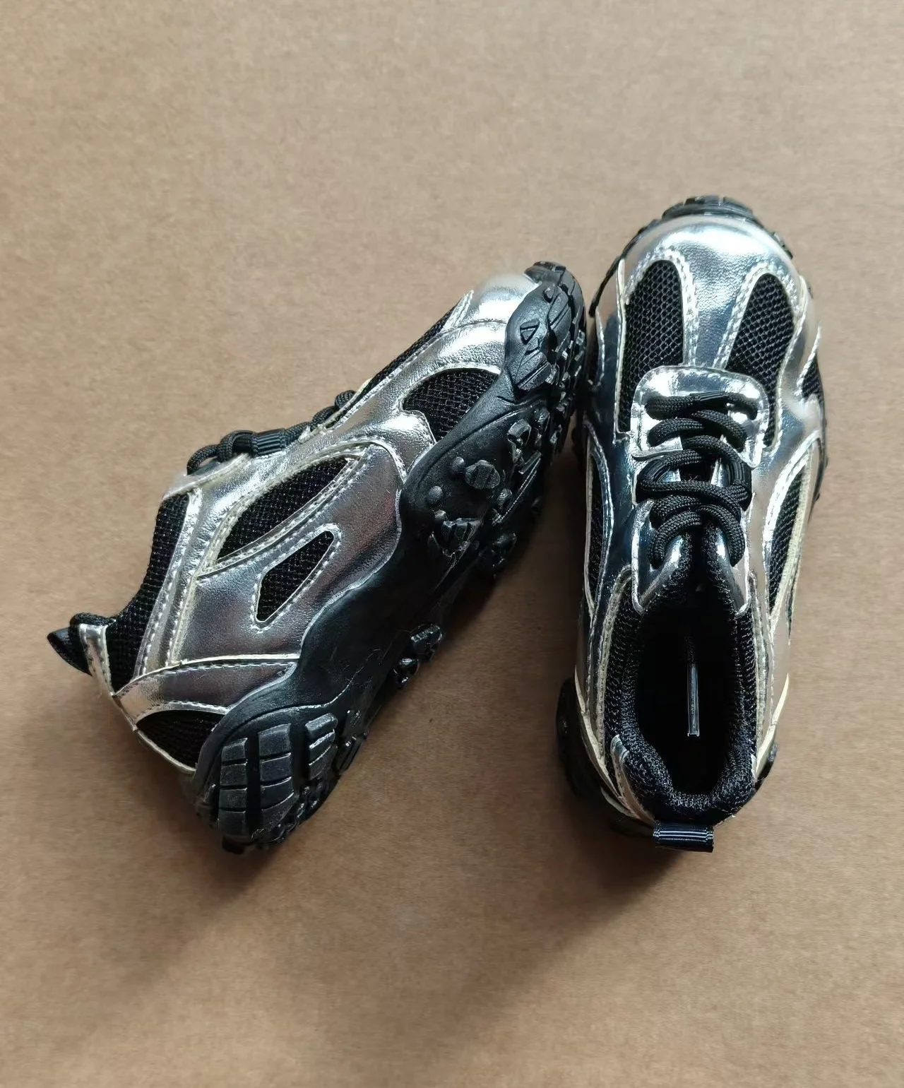 

Спортивная обувь для мальчиков BJD Doll ID75, черные, белые, молодежные, красивые, повседневные кроссовки с сетевой поверхностью, игрушечная обувь, подарочные аксессуары для кукол