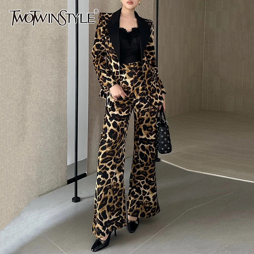 

TWOTWINSTYLE леопардовый комплект из двух предметов с карманами, женская куртка с длинными рукавами и лацканами, женские брюки в американском стиле ретро, осенний новый комплект