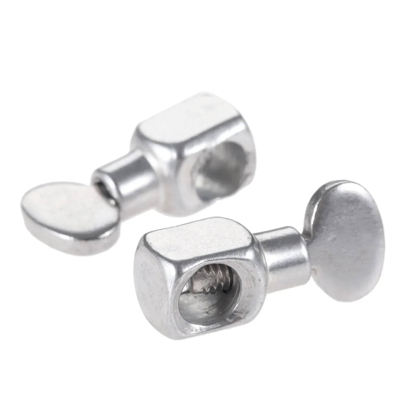 2pcs โลหะเงินจักรเย็บผ้าเข็ม CLAMP สําหรับ Old-fashioned เครื่องเย็บผ้าในครัวเรือนเครื่องมืออุปกรณ์เสริม 28*8*6 มม.
