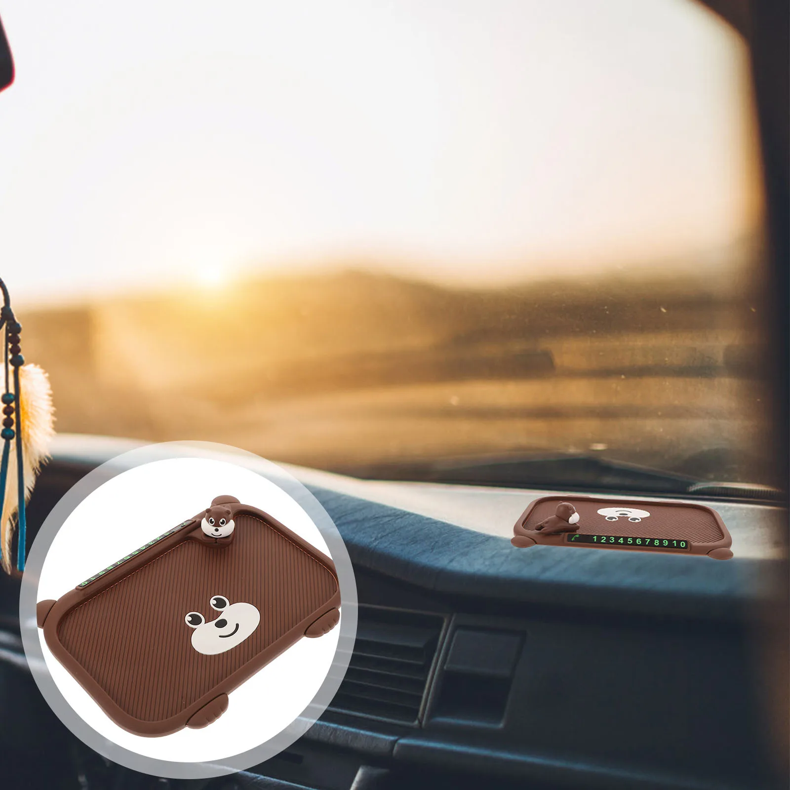 

Universal Car Dash Anti-Slip Mat Non-Skid Phone Organizer Durable PVC Easy to Maintain and Clean Car Dashboard Cover