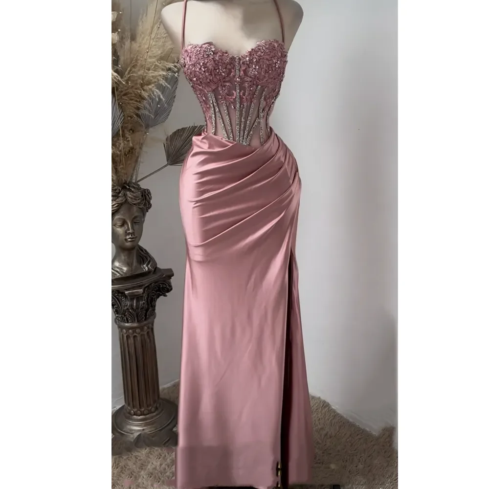 فساتين سهرة أنيقة بحورية البحر بفتحة جانبية، أشرطة سباغيتي للحفلات الراقصة، فستان حفلات مزين بالزهور حسب الطلب