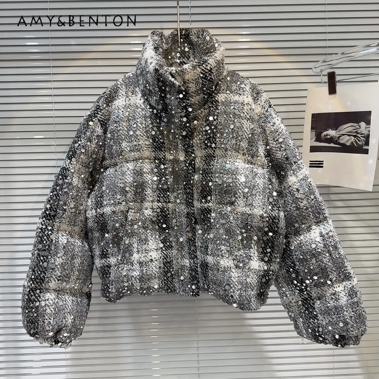 

Winter New High-end Heavy Industry Sequined Tweed Warm Down Jacket Street Hot Girl Personality Loose Slim Thicken Short Coat