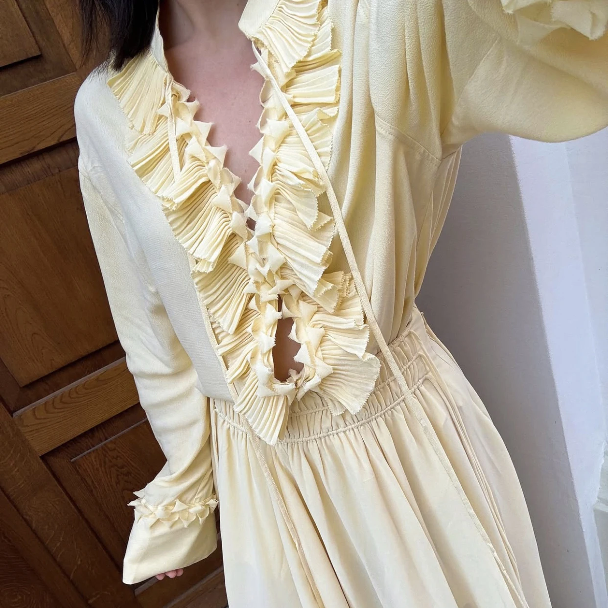 

Chiffon Flared Lace Shirts Top Women's Transparent with Solid V-Neckline Long Sleeves Loose Casual Pullover for Woman Blouse 202