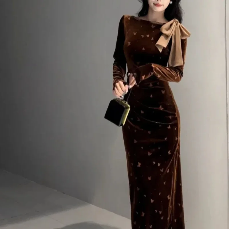 

New Printed Ribbon Style Dress with Long Sleeved Back Slit Straight Tube Pleated Long Skirt