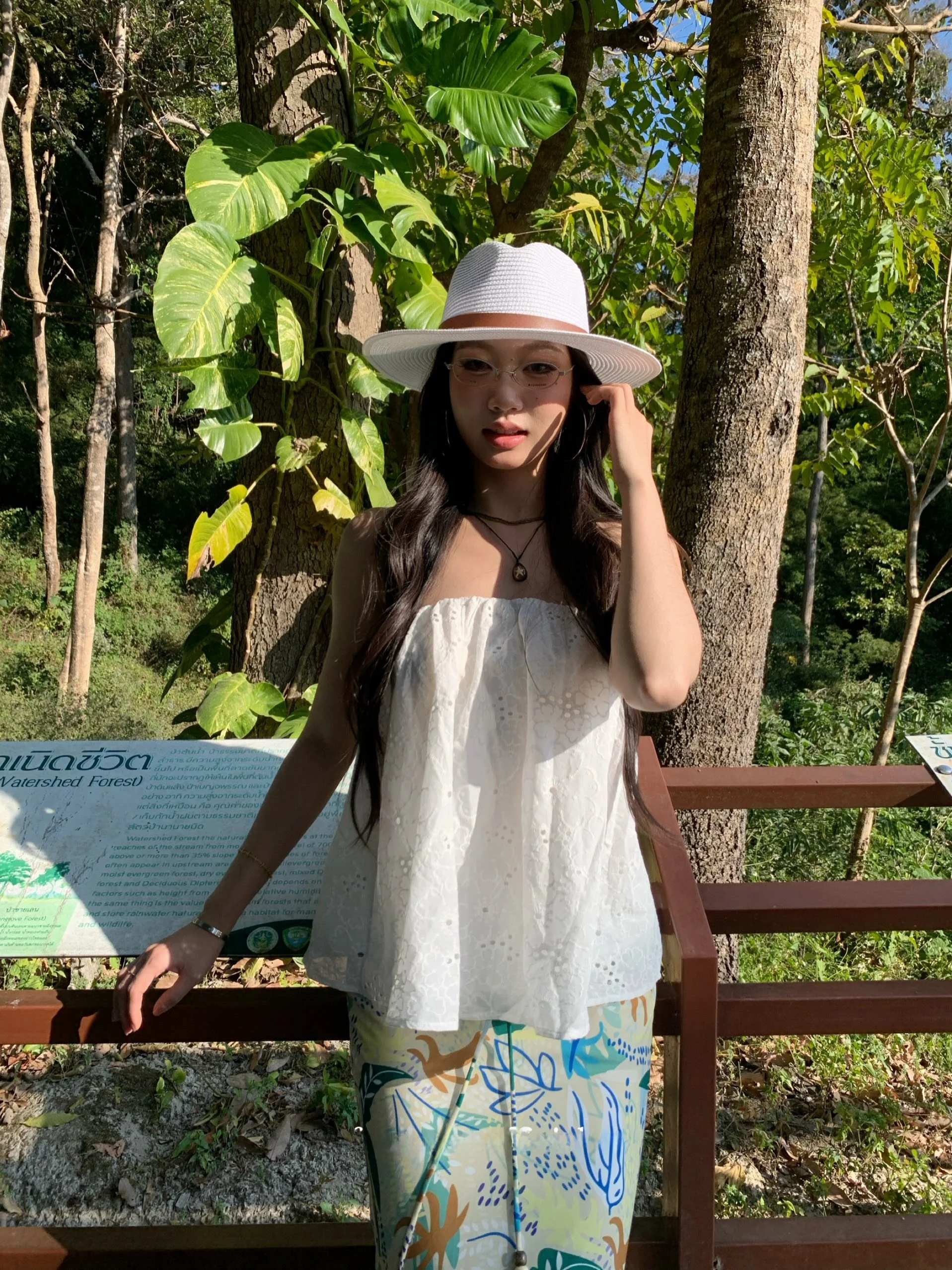 

Fortunee Spring 2026 Embroidered A-Line Loose Fit Bustier Top Holiday Sle Age-Defng Versatile Women's Faion