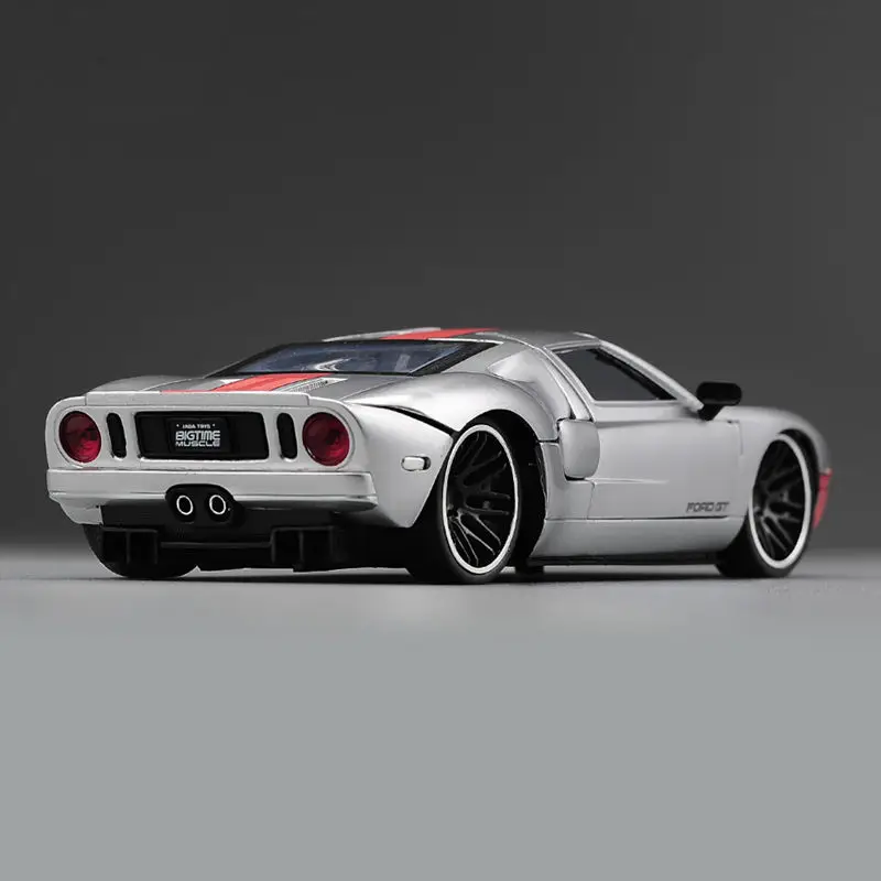 1:24 Ford GT Alloy Sports Car Model High Simulation Diecasts Metal Toy Racing Vehicles Car Model Collection Childrens Toys Gifts