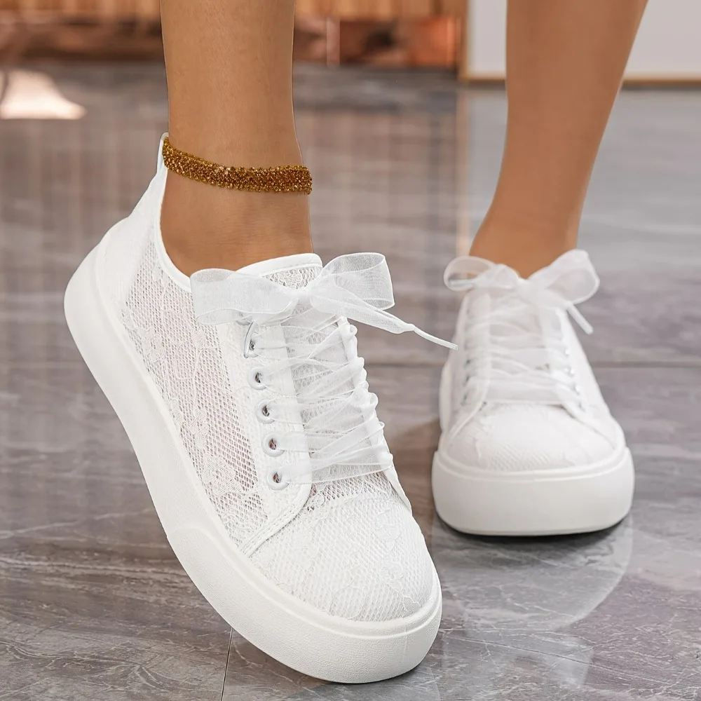 여성 여름 패션 신발 새로운 메쉬 캐주얼 운동화 절묘한 신발 끈이있는 편안하고 통기성 스포츠 신발
