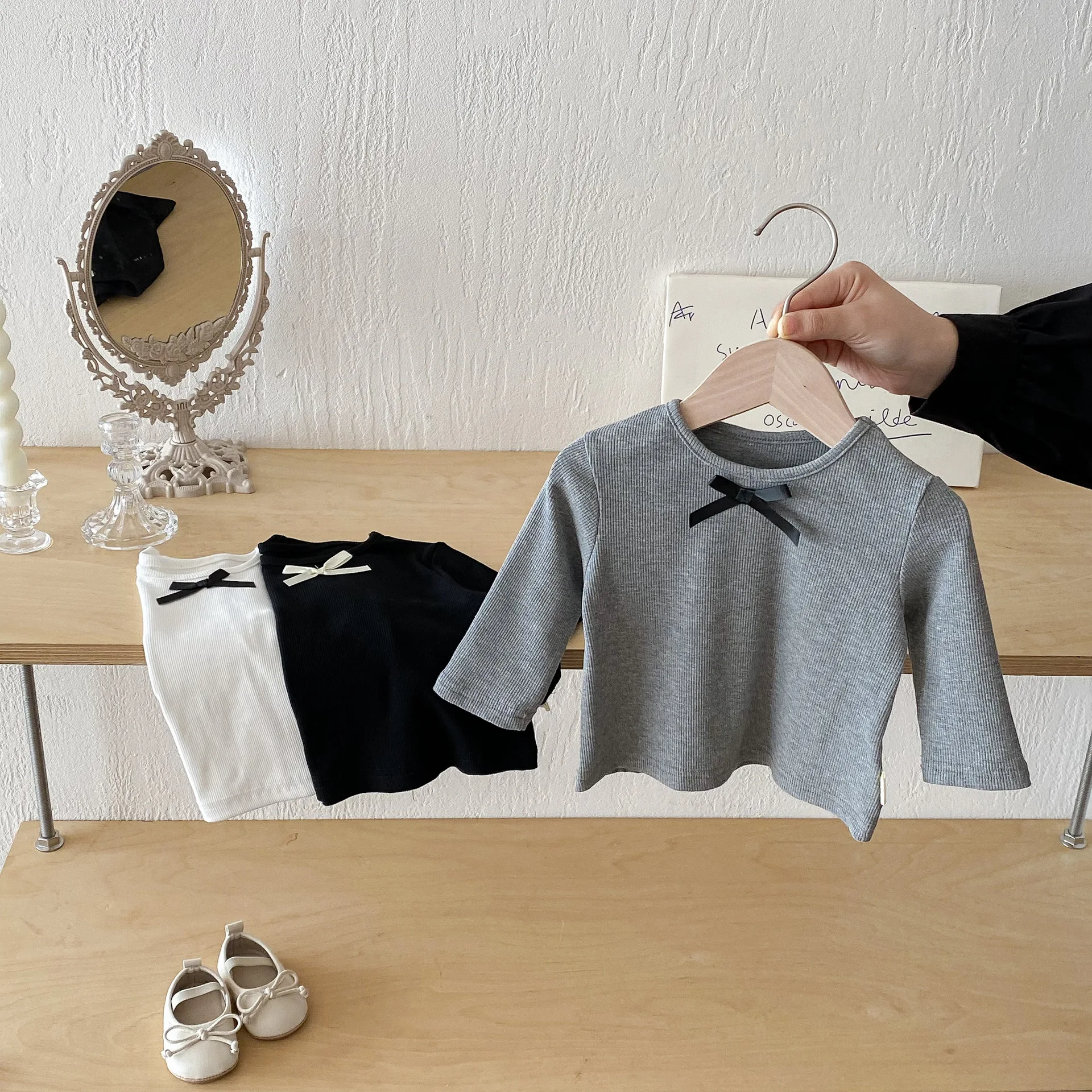 

2025 Autumn Children's Clothing Girls Korean Cute Bow Long-sleeved T-shirt Baby Girl Versatile Crew Neck Bottoming Shirt Top T