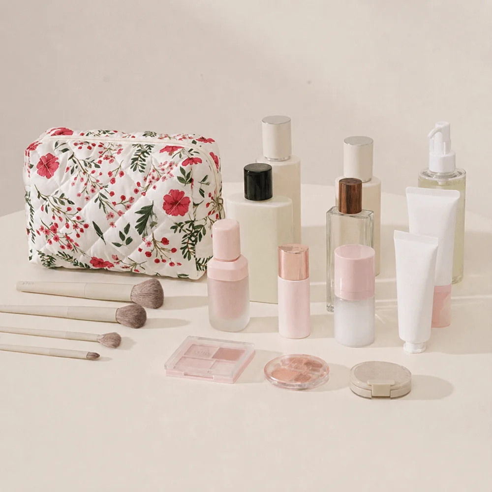 Fashion Quilted Makeup Bag Flower Printed Lightweight Travel Toiletry Handbag Large Capacity Data Cable Storage Bag for Women