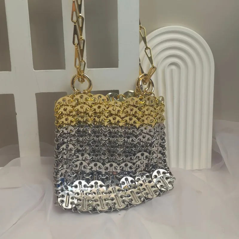 

2024 Metal Sequin Splicing Color Mobile Phone Crossbody Chain Bags Women's Handcrafted Banquet Bag Fashion Trend Customization