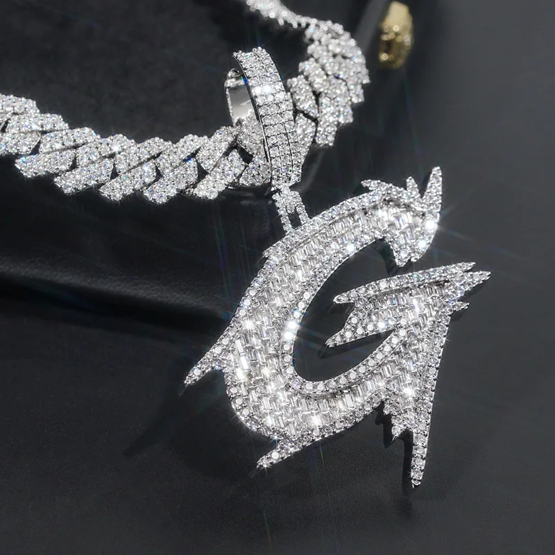 Uwin Name Necklace Thorny Slanted Font Custom Letter Chains Iced Out Cubic Zirconia Paved Setting Personalized Gift