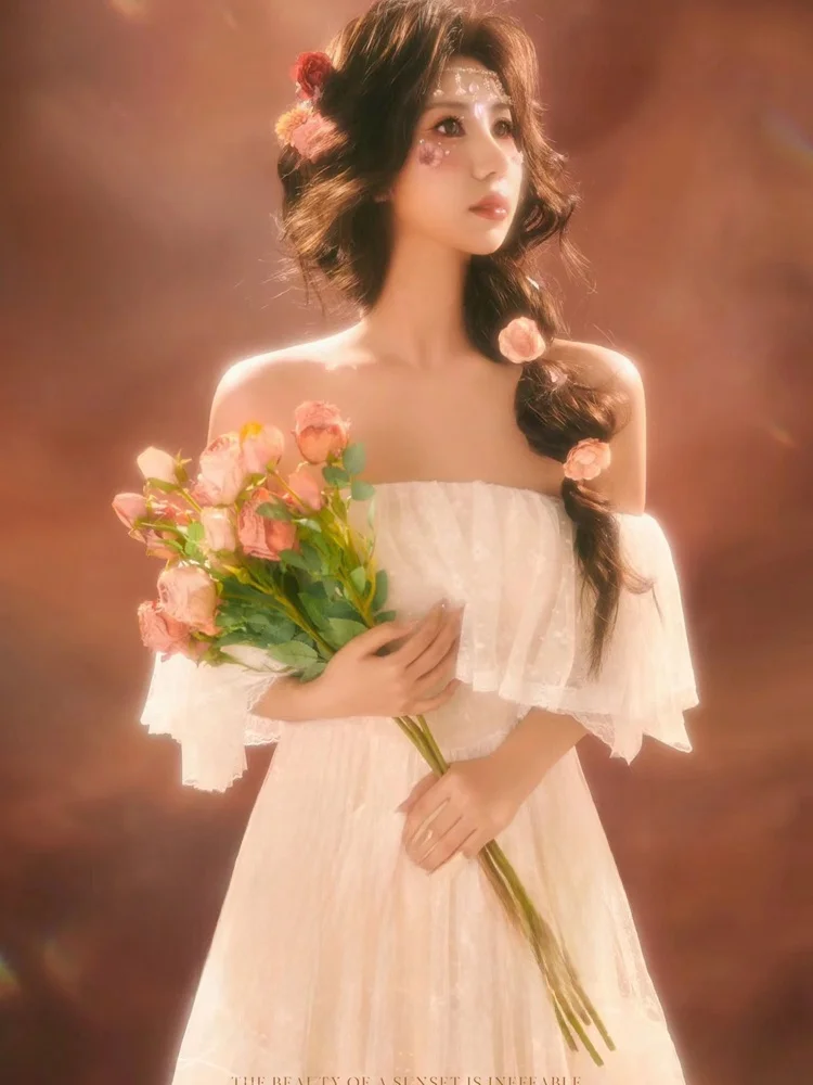 

Studio Theme New Style Forest System Light Wedding Dress High End Retro Oil Painting Photography Clothing Private Home Studio