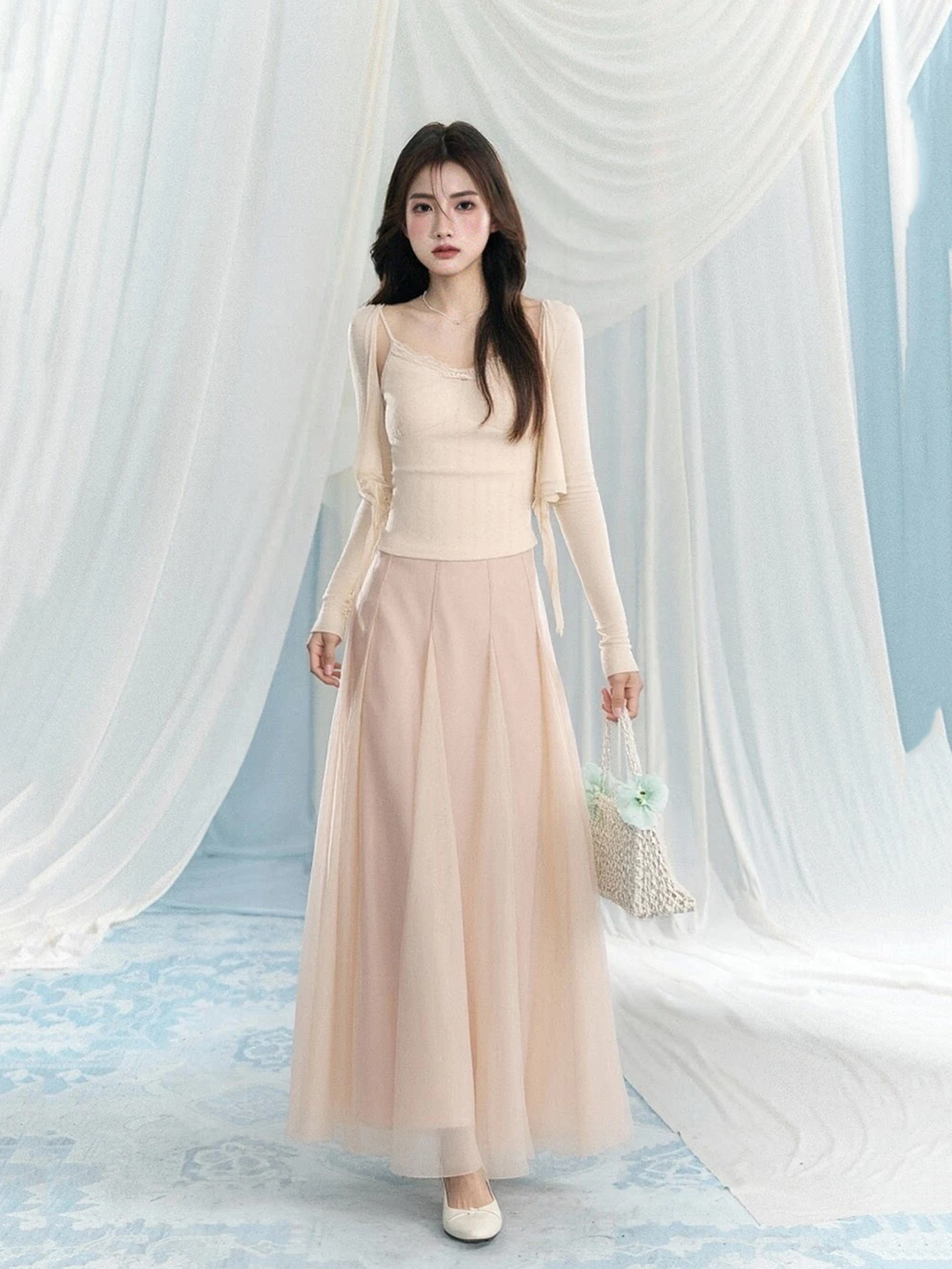 

Корейский модный розовый женский комплект из двух предметов: дышащая футболка с длинным рукавом и топ с высокой талией. Новинка весенней коллекции для повседневной носки.