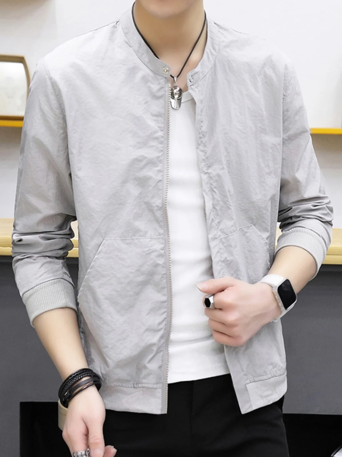 

Lightweight Breathable Summer Men's Sun Protection Ice Silk Jaet Qui Dry Slim Fit Trendy Outdoor Skin Clothes Coat