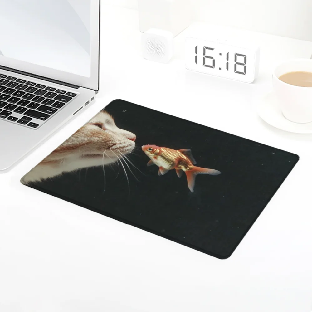 

Small Mouse Pad Gamer New Fish and Cat Fashion Computer Mat Pc Gaming Accessories Deskmat Mausepad Cute Keyboard Mousepad Mats