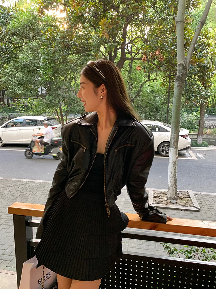 2024年新作 レディース PUレザー ジャケット ブラック バイカー スタイル おしゃれ スリムフィット 花柄プリント コート テファマニ 通勤 スタイル