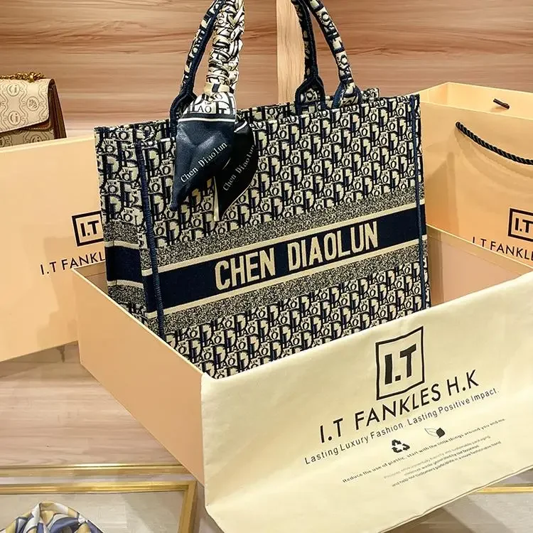 

New high-end textured large-capacity commuter bag shoulder handbag