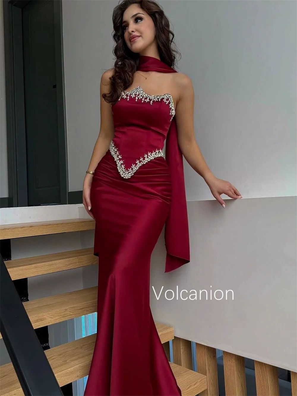 カスタマイズされたフォーマルなシャルムーズプリーツ、スパンコール付きマーメイドストラップレスロングドレス、キンセアニェーラ、オーダーメイド、特別な機会、モダンスタイル