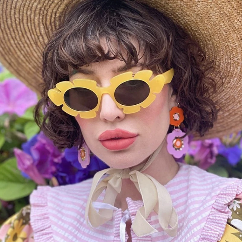 

New Fashion Unique Flower Sunglasses Men And Women Designer Ladies Sunglasses Shades Trendy Creative Decorative Cute Sun Glasses