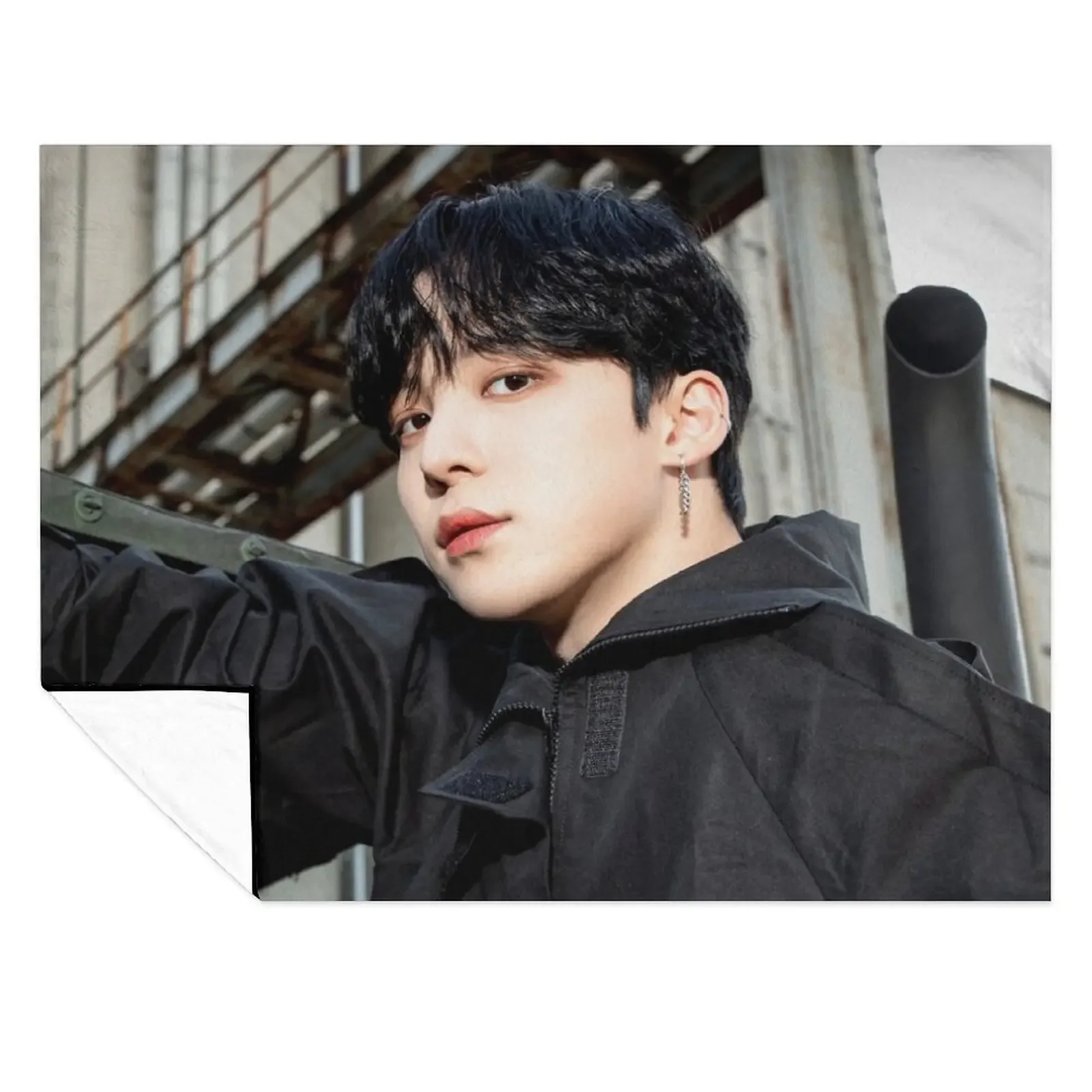 

ATEEZ YUNHO THE WORLD EP.1 : MOVEMENT GUERRILLA Throw Blanket Tourist Soft Plaid Thins Thermal Blankets