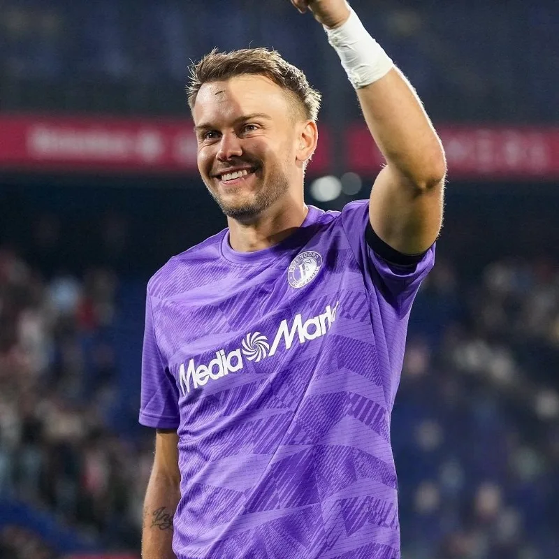 

2025-26 Футбольная майка вратаря Feyenoord Футбольная майка вратаря Feyenoord